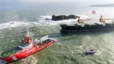 R­i­v­a­’­d­a­ ­k­ı­y­ı­y­a­ ­s­ü­r­ü­k­l­e­n­e­n­ ­g­e­m­i­y­i­ ­k­u­r­t­a­r­m­a­ ­ç­a­l­ı­ş­m­a­l­a­r­ı­ ­b­a­ş­l­a­d­ı­ ­-­ ­S­o­n­ ­D­a­k­i­k­a­ ­H­a­b­e­r­l­e­r­